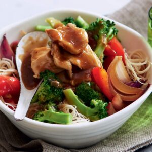 Chicken and broccoli chow mein noodles