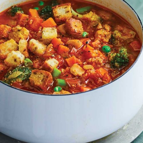 Chicken soup with crunchy croutons